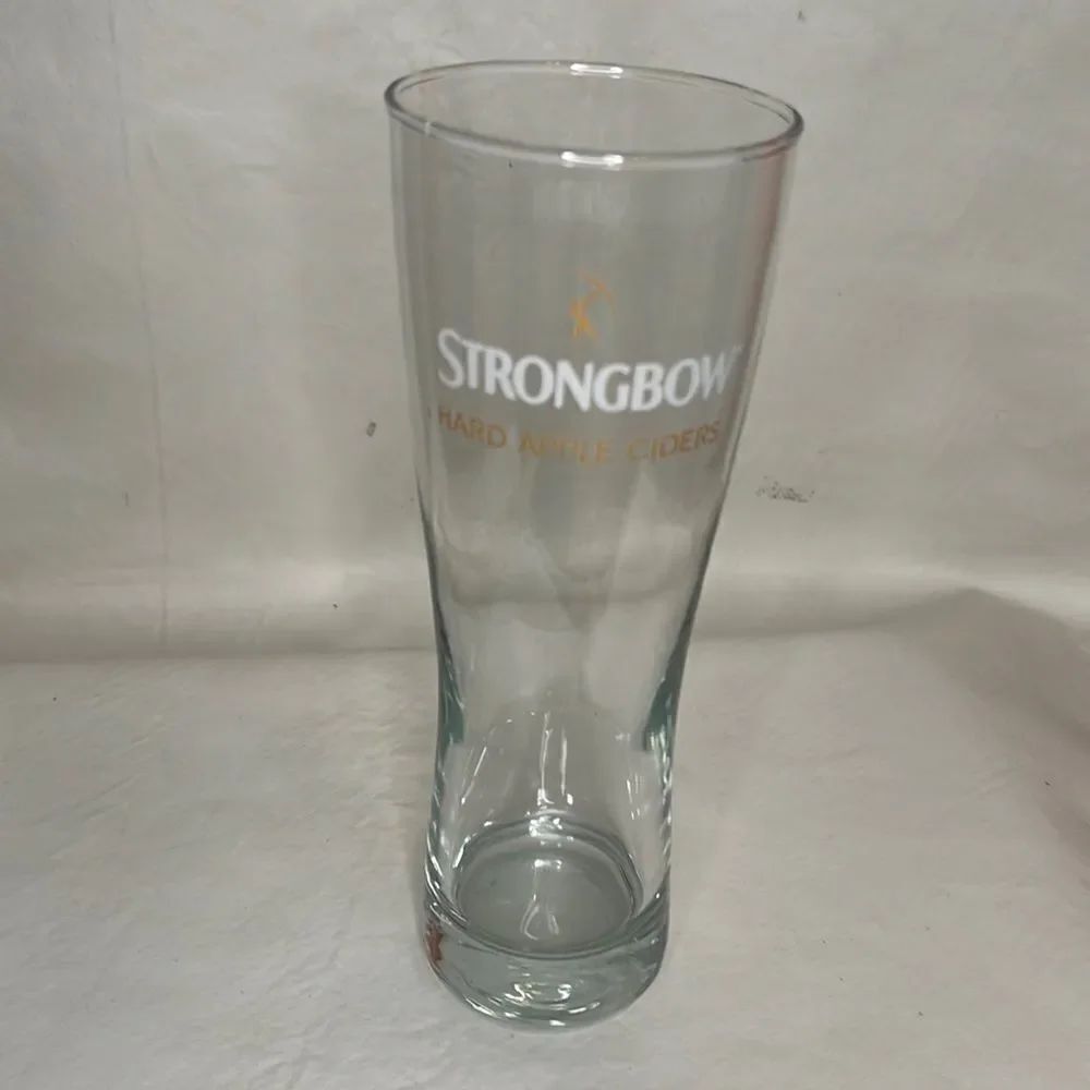Strongbow Hard Apple Cider 20 Oz Beer Drinking Glass 8 1/2 In Tall 3 In Round